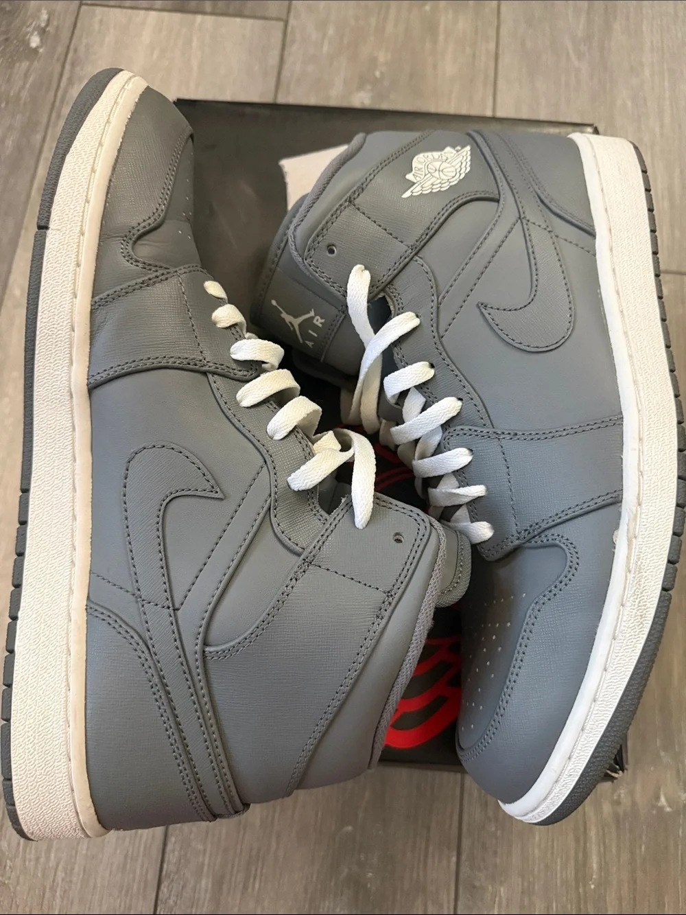 Air Jordan 1 Mid ‘-Cool Grey Whote’